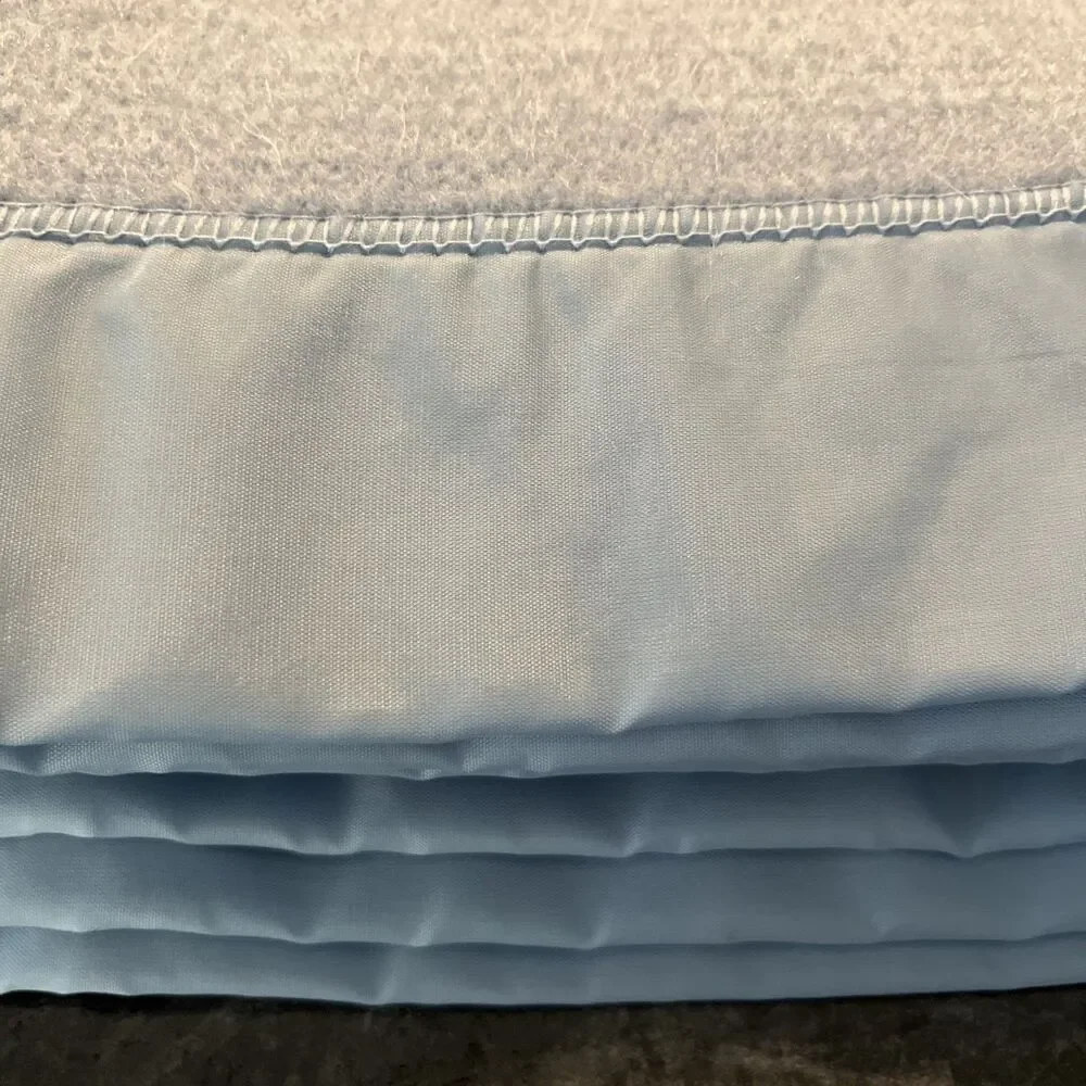 Vintage Twin Chatham Baby Blue Acrylic Blanket Nylon Satin Trim 88x64 - USA